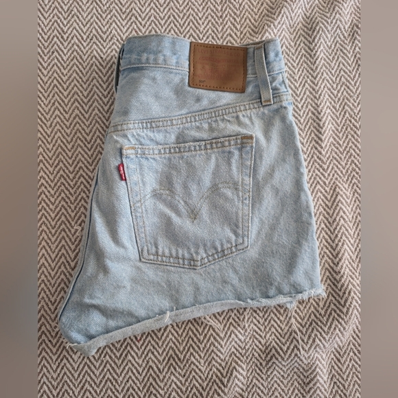 Levi's Light Blue Frayed Jean Shorts - Picture 3 of 8